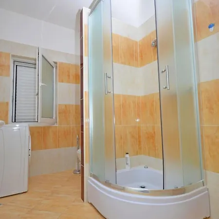 Komfortable- Modern Eingerichtete By Interhome Appartement *