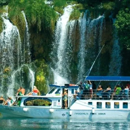 Appartement Komfortable- Modern Eingerichtete By Interhome