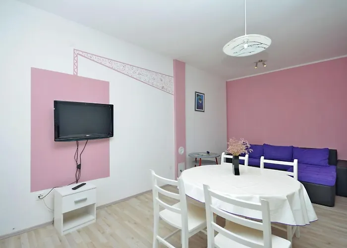 Komfortable- Modern Eingerichtete By Interhome * 希贝尼克