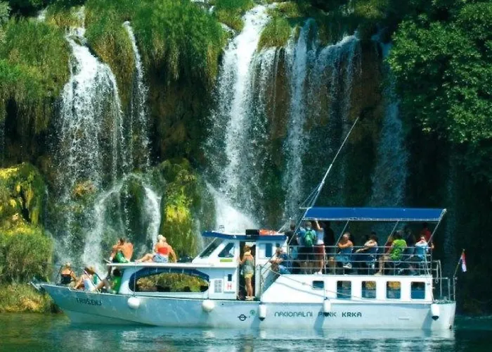 公寓 Komfortable- Modern Eingerichtete By Interhome