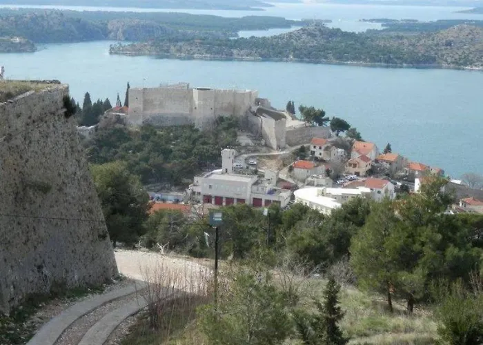 Komfortable- Modern Eingerichtete By Interhome