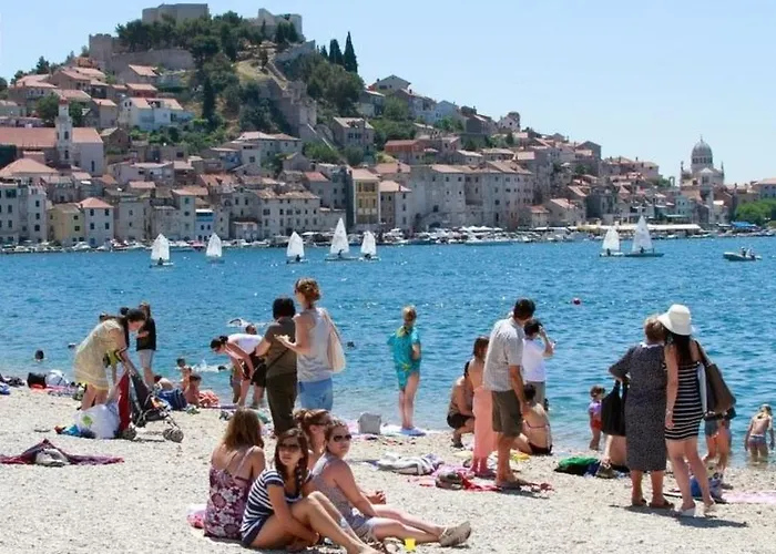 Komfortable- Modern Eingerichtete By Interhome * שיבניק