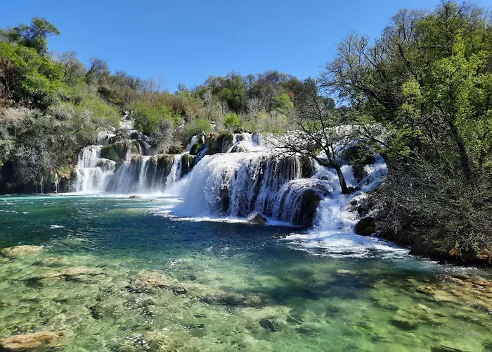 דירה Komfortable- Modern Eingerichtete By Interhome *